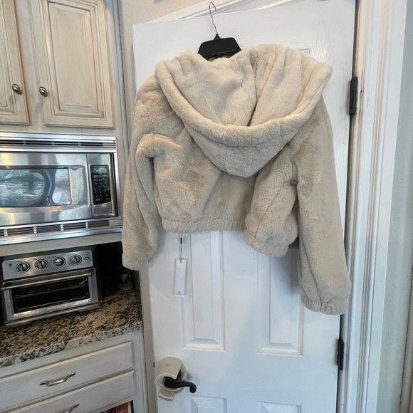 VIGOSS Faux Fur Bomber jacket with Hoodie - size L - Picture 6 of 8